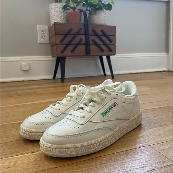 reebok club c 85 size 6